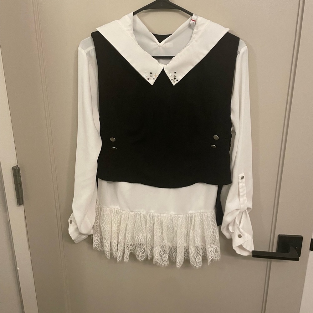 Gorgeous vest with white lace shirt